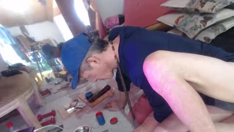 Snapshot of laye19 chatting on 01-27-25, 03:28 Laye19 online show from 01-27-25, 03:28