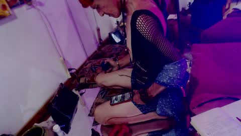 Snapshot of laye19 chatting on 01-31-25, 10:52 Laye19 online show from 01-31-25, 10:52