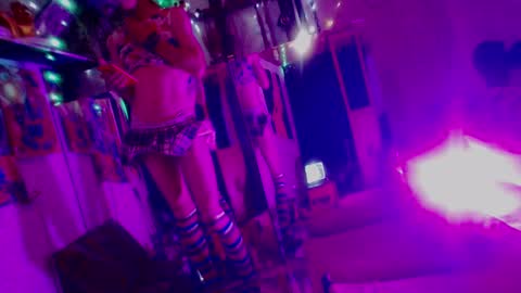 Snapshot of laye19 chatting on 02-01-25, 01:55 Laye19 online show from 02-01-25, 01:55