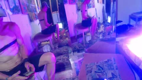 Snapshot of laye19 chatting on 02-02-25, 11:42 Laye19 online show from 02-02-25, 11:42