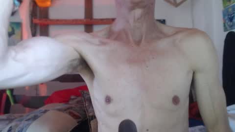 Snapshot of laye19 chatting on 02-14-25, 06:19 Laye19 online show from 02-14-25, 06:19