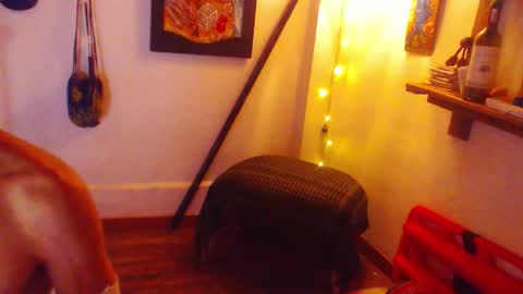 Snapshot of laye19 chatting on 09-25-25, 02:04 Laye19 online show from 09-25-25, 02:04