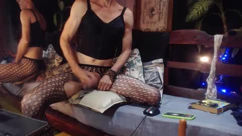 Snapshot of laye19 chatting on 10-29-25, 02:58 Laye19 online show from 10-29-25, 02:58