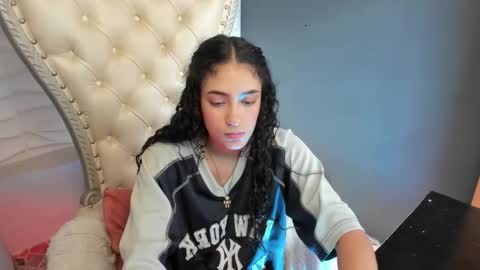 Layla online show from 03-07-26, 06:38