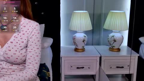 Snapshot of layla_bloom chatting on 03-23-26, 05:50 Your sweet girl-next-door online show from 03-23-26, 05:50