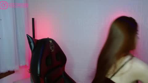 Layla online show from 12-28-24, 05:25