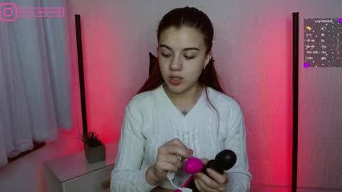 Layla online show from 12-30-24, 02:08