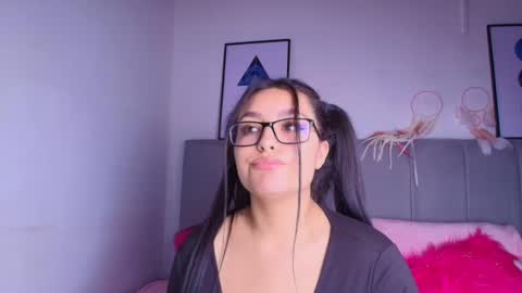 Layla online show from 01-18-25, 06:21