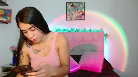 Snapshot of layla_roma chatting on 11-06-25, 12:33 Lia and Rachel online show from 11-06-25, 12:33