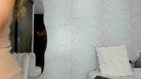 Snapshot of layla_vanegas chatting on 10-20-25, 09:59 Layla Vanegas online show from 10-20-25, 09:59