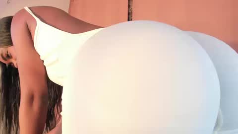 LAYLA online show from 09-24-25, 10:13