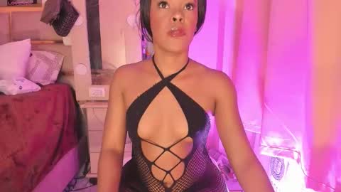 Snapshot of laylacarteer chatting on 05-10-26, 04:39 LAYLA online show from 05-10-26, 04:39