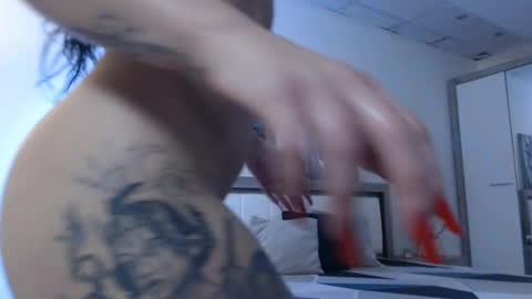 Snapshot of laylacruz chatting on 12-11-24, 12:12 laylacruz online show from 12-11-24, 12:12