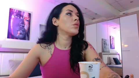 Snapshot of laylacruz chatting on 12-31-24, 06:59 laylacruz online show from 12-31-24, 06:59