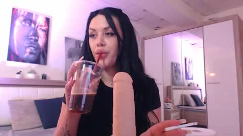 Snapshot of laylacruz chatting on 03-08-25, 08:14 laylacruz online show from 03-08-25, 08:14