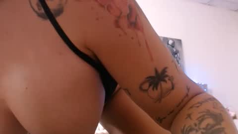 Snapshot of laylacruz chatting on 09-10-25, 06:24 laylacruz online show from 09-10-25, 06:24