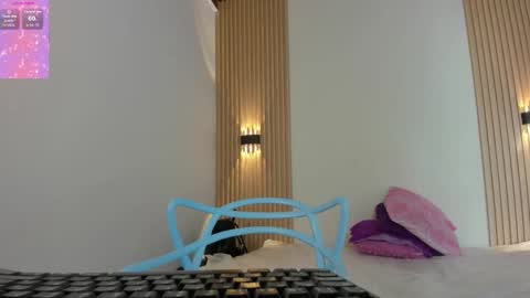 Snapshot of laylaember chatting on 02-22-26, 01:09 LaylaEmber online show from 02-22-26, 01:09