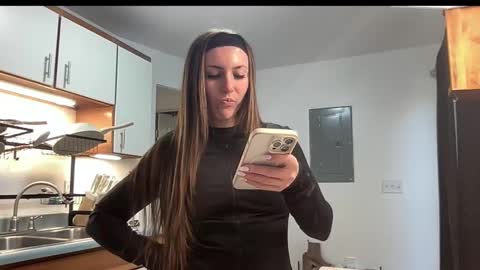 laylahlaylah1 online show from 11-24-25, 01:00