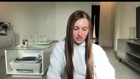 laylahlaylah1 online show from 04-16-26, 12:50