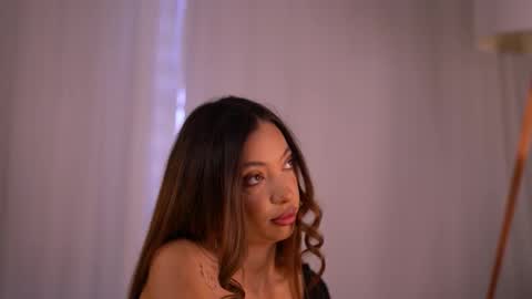 laylakristal online show from 09-19-25, 05:53