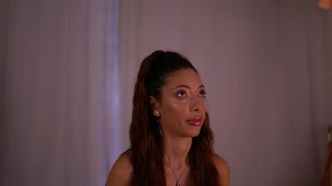 laylakristal online show from 10-05-25, 05:17