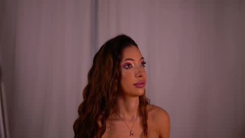 laylakristal online show from 10-08-25, 05:16