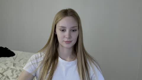 Snapshot of laylapretty001 chatting on 12-05-24, 08:00 LaylaPretty001 online show from 12-05-24, 08:00