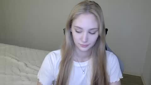 Snapshot of laylapretty001 chatting on 10-28-25, 05:55 LaylaPretty001 online show from 10-28-25, 05:55