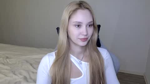 LaylaPretty001 online show from 01-06-26, 05:22