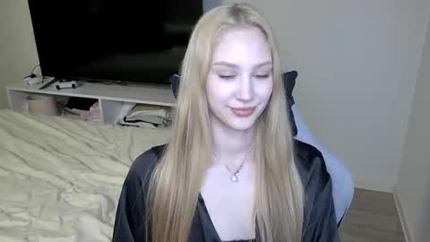 LaylaPretty001 online show from 03-27-26, 06:30