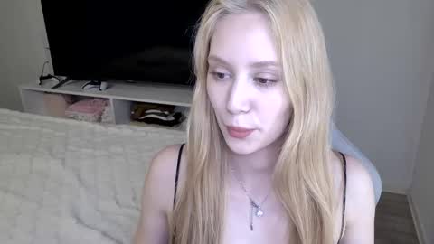 LaylaPretty001 online show from 05-05-26, 12:46