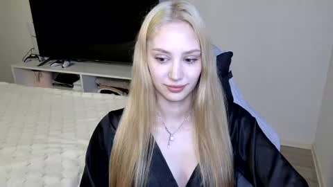 LaylaPretty001 online show from 06-24-26, 04:22