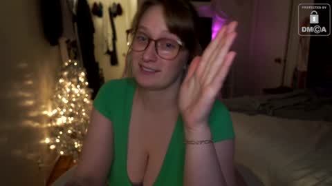 Snapshot of laylas_universe chatting on 12-20-24, 04:42 Layla Universe online show from 12-20-24, 04:42