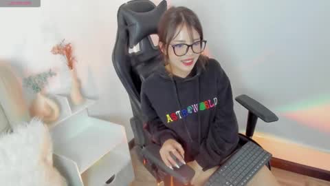 LAYLA online show from 10-08-25, 07:55