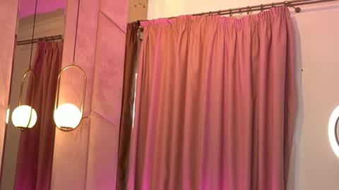 Snapshot of laylavixenn chatting on 06-26-26, 06:40 Layla online show from 06-26-26, 06:40