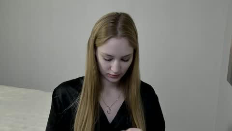 Laylla001 online show from 12-02-24, 05:59