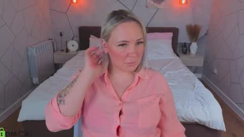 Layra online show from 02-09-26, 09:57