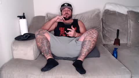 Snapshot of layzebigballs chatting on 02-18-25, 12:04 layzebigballs online show from 02-18-25, 12:04