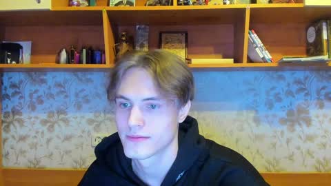 Snapshot of lazaret1k chatting on 12-13-24, 09:52 Vladi online show from 12-13-24, 09:52