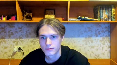 Snapshot of lazaret1k chatting on 01-17-25, 12:42 Vladi online show from 01-17-25, 12:42