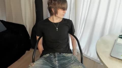 Snapshot of lazydarkknight chatting on 03-26-26, 06:41 Alex online show from 03-26-26, 06:41