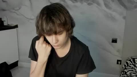 Alex online show from 06-12-26, 01:04