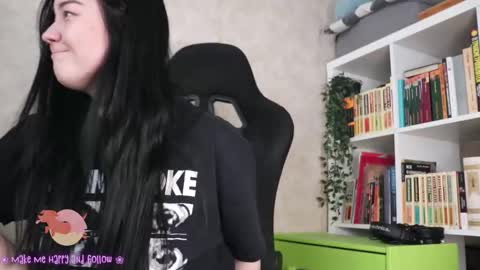 Snapshot of lazynut chatting on 03-07-26, 04:31 Lisa online show from 03-07-26, 04:31