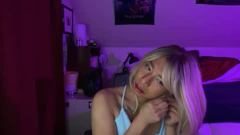 Snapshot of lbffemme chatting on 01-10-26, 01:51 lbffemme online show from 01-10-26, 01:51