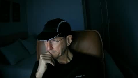 Snapshot of ldrunner2 chatting on 03-28-26, 02:44 LD online show from 03-28-26, 02:44