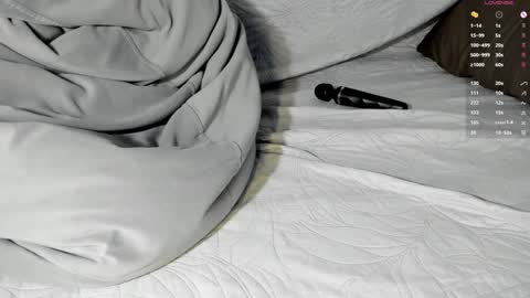 Snapshot of le__ah chatting on 09-17-25, 05:31 Lea online show from 09-17-25, 05:31