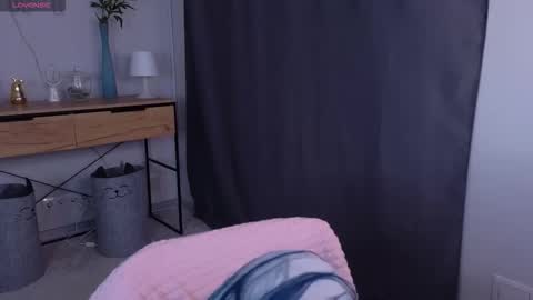 Snapshot of le_chan chatting on 10-07-25, 02:36 felixe online show from 10-07-25, 02:36