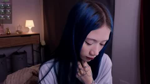 Snapshot of le_chan chatting on 11-11-25, 08:25 felixe online show from 11-11-25, 08:25