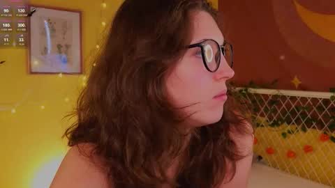 Snapshot of lea_belle_ chatting on 10-30-25, 04:52 Lea online show from 10-30-25, 04:52