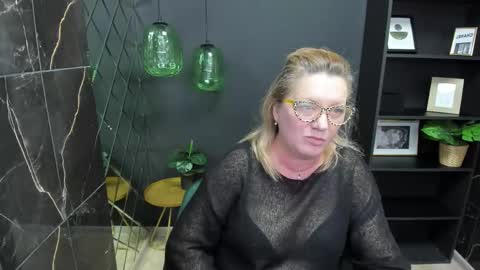 Lea online show from 03-01-25, 08:13